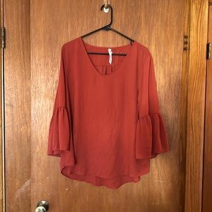 NY Collection Ladies Blouse w/ belle Sleeves
